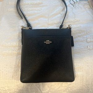 Black coach purse 8x8 in dimensions